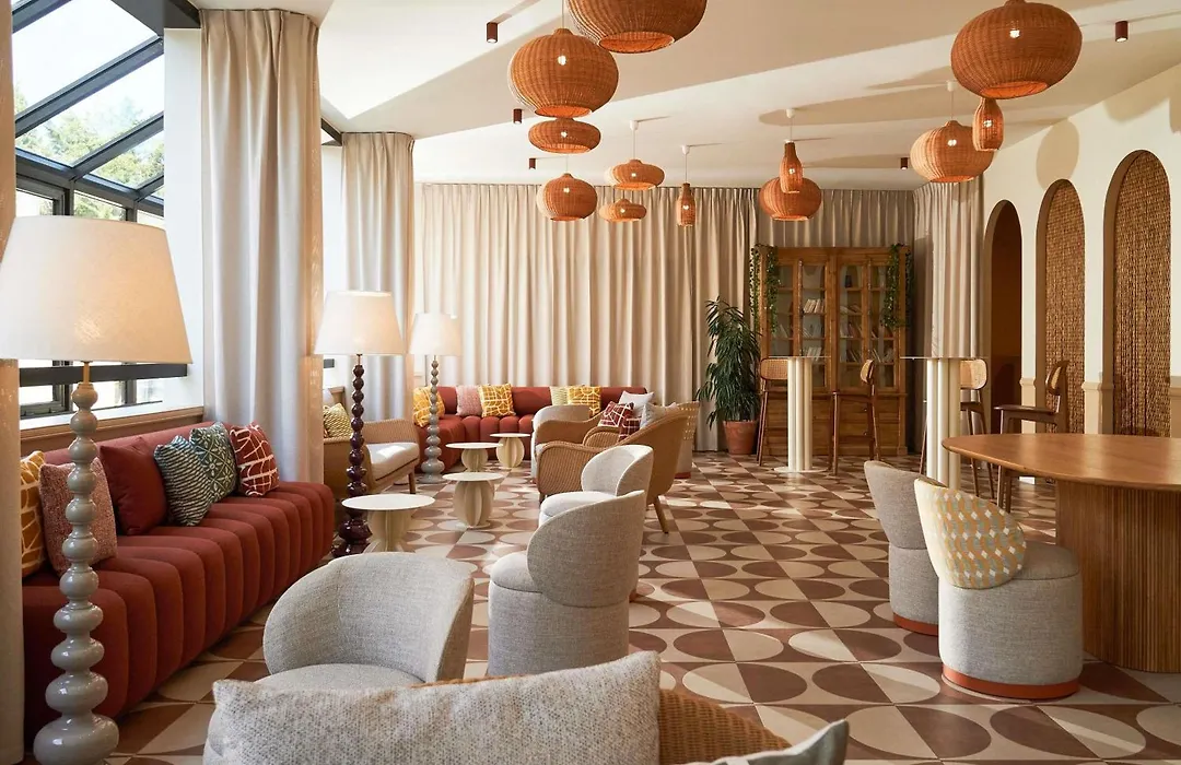 Mercure Arles Centre Arenes-1